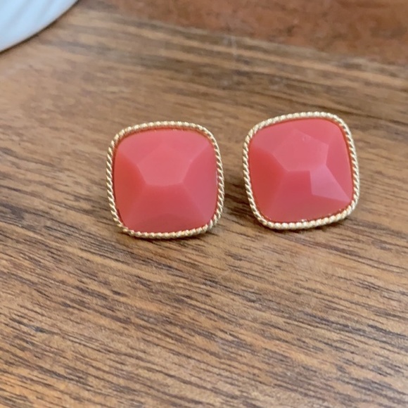 Vintage Gold and Salmon Pink Earrings - Picture 2 of 10